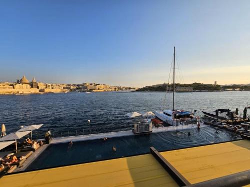Central Apartment Sliema John
