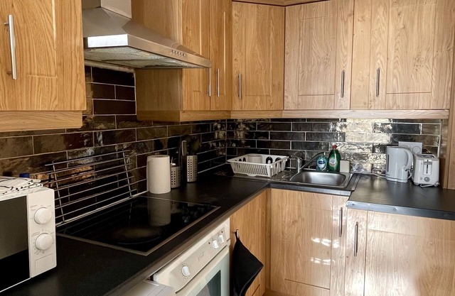 Central City Gem - Stylish 1 Bed Apartment