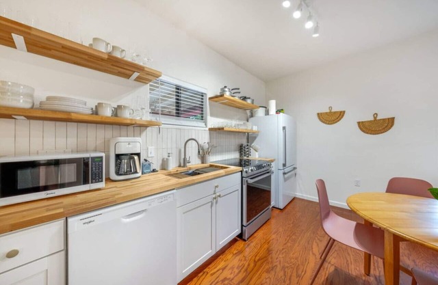 Central & Cozy/1 BR 1 BA/Near Alvernon Park