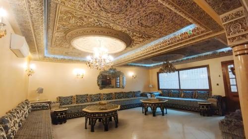 Central Large apartment with stone sauna and jacuzzi