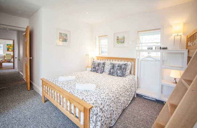 Central Maisonette w/Roof Terrace (BSM)