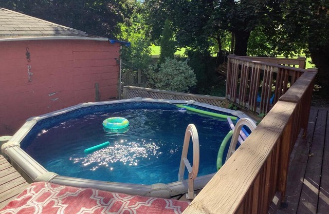 Central Niagara Home with Sauna & Pool
