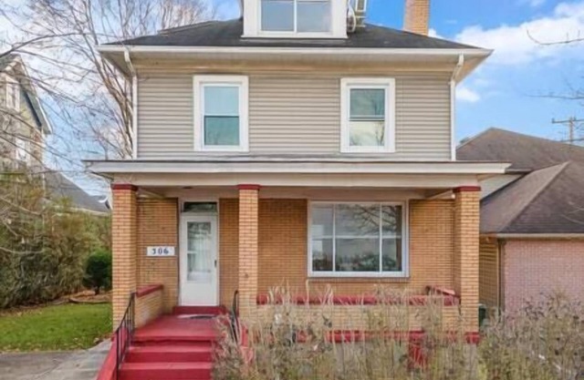 Central Oakmont Oasis