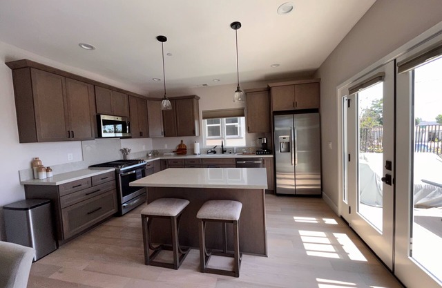 CENTRAL SAN DIEGO *Rooftop Deck* Spacious 3 BR home
