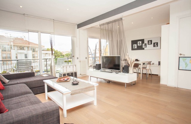Central Sitges - sunny, terraces, 150m beach, Luxe, Free Wi-Fi, 100% Air Con