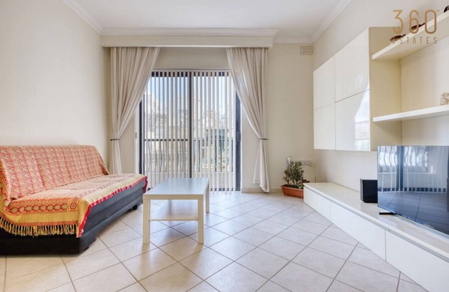 Central Sliema 2BR stay, steps from sea & ferry!