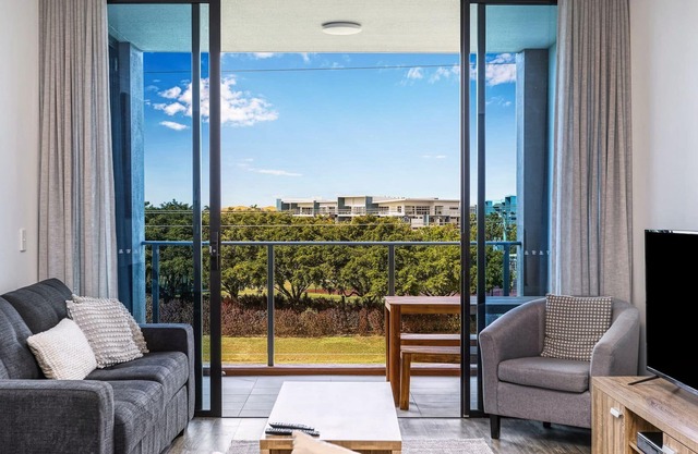 Central Stay in Hope Island