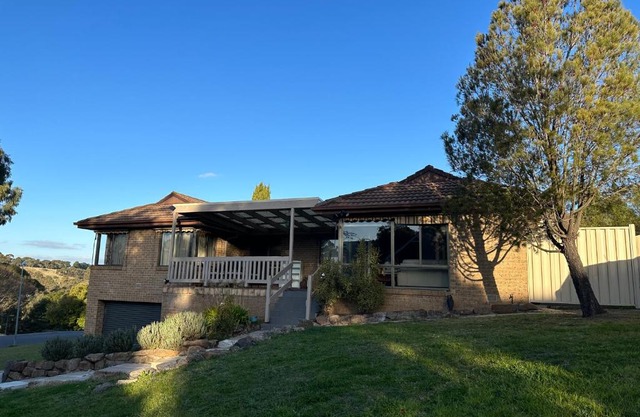 Central Sunbury home with top-hill views, high speed NBN and Netflix ready