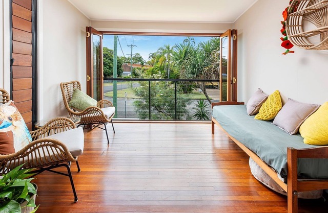 Central Torquay Treasure Close To Beach - CoastHM