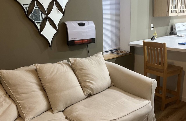 Centrally Located-5G Wifi-Washer & Dryer