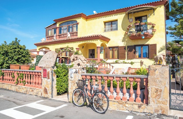 Centrally Located, Mediterranean Holiday Apartment with Garden and Terrace