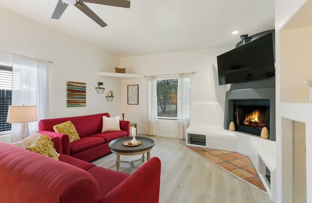 Centrally Located Modern 4-Bedroom House with Tons of Amenities