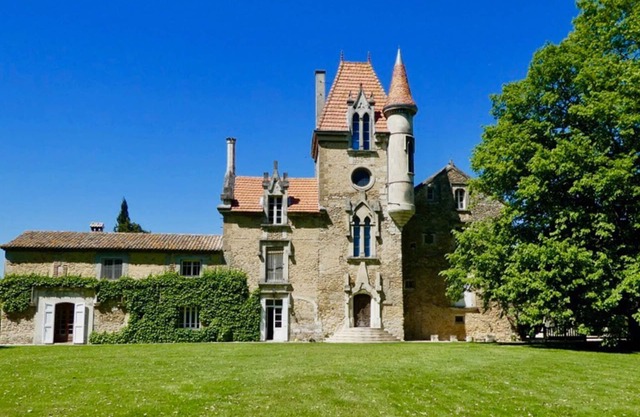 Château Rouge (8 people- swimming pool)