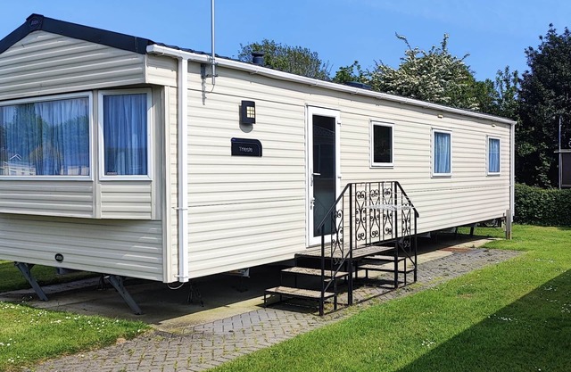 Chaffinch - 6 berth caravan at Copthorne Caravans