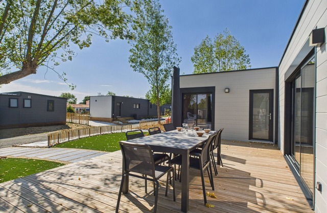 Chalet for 6 with shared heated pool