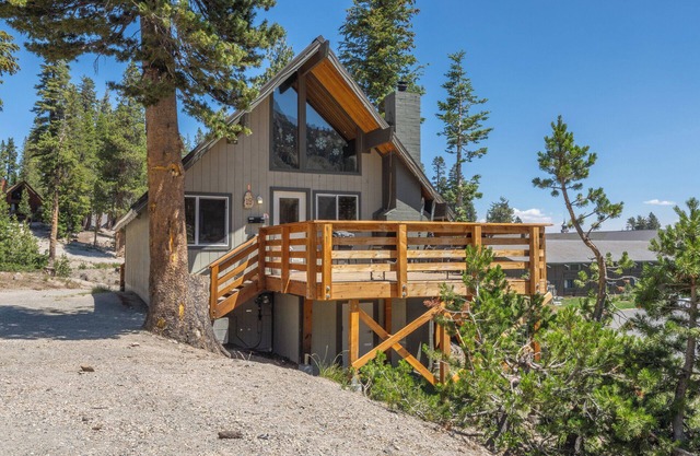 Chalet #19, Closest Chalet to the Gondola 5 Bedroo