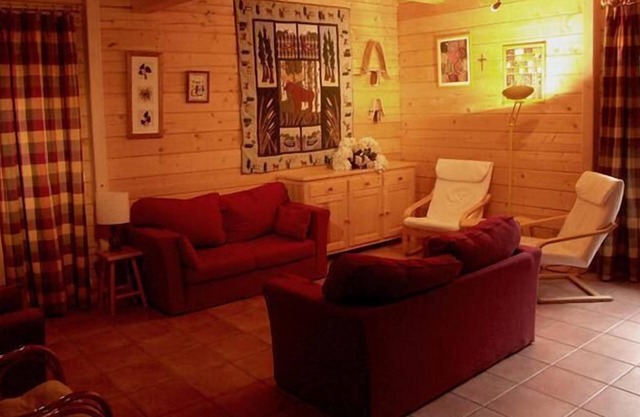 Chalet, 250m from ski lifts, swimming pool, sauna, terrace, balcony, tv, 180m², Les 2 Alpes