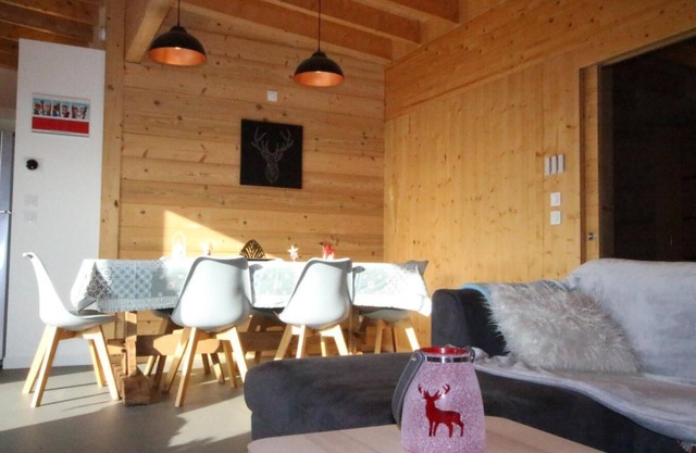 Chalet, balcony, tv, ski locker, 120m², Chamrousse
