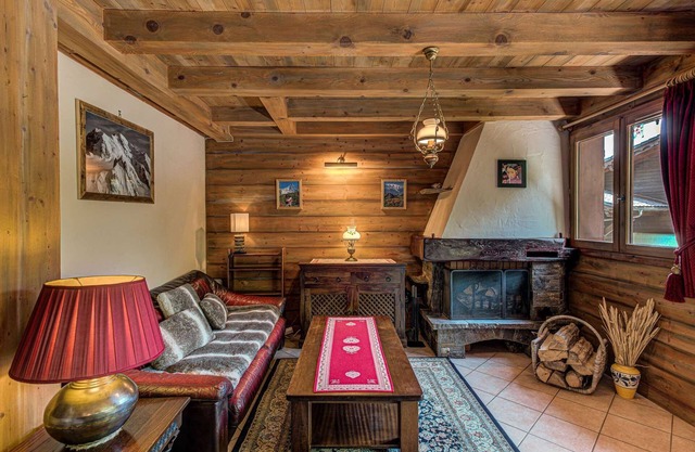 Chalet Blackbushe - Traditional Chalet - Alpes Travel - Sleeps 4-6