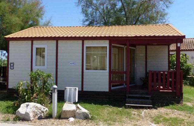Chalet - ccaiigb - Three Bedroom Chalet, Sleeps 7