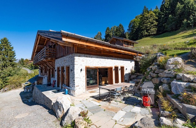 Chalet des Serves with Balcony