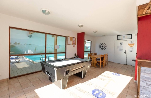 Chalet Ensoleillé 5 Minutes des Pistes | Piscine