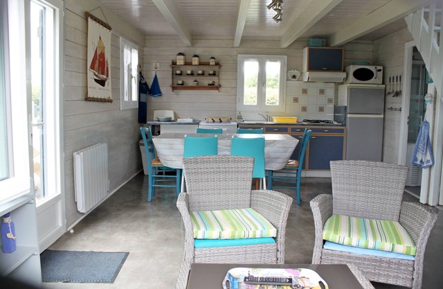 Chalet for vacations by the sea