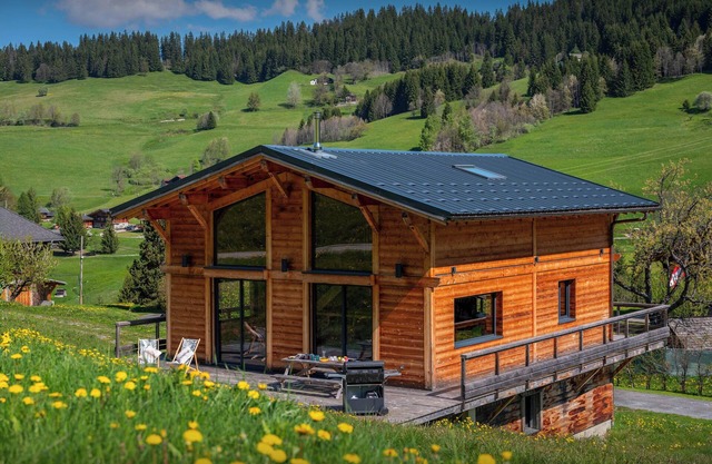Chalet NDB - Modern and bright chalet for 12 on the pistes - OVO Network