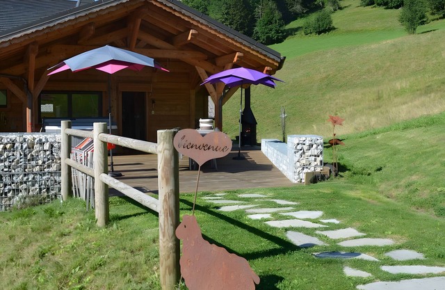 Chalet 'Heidi - Chatel' with Mountain View, Private Terrace and Wi-Fi