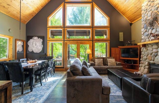 Chalet @ Icicle Creek - Free night promo, please read promo in full below*