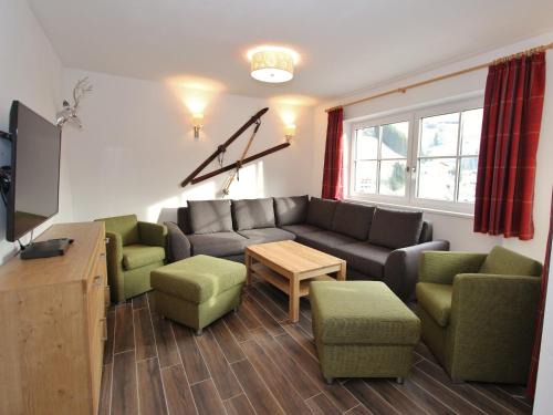 Chalet in Saalbach by Jausern Ski Lift, cleaning included