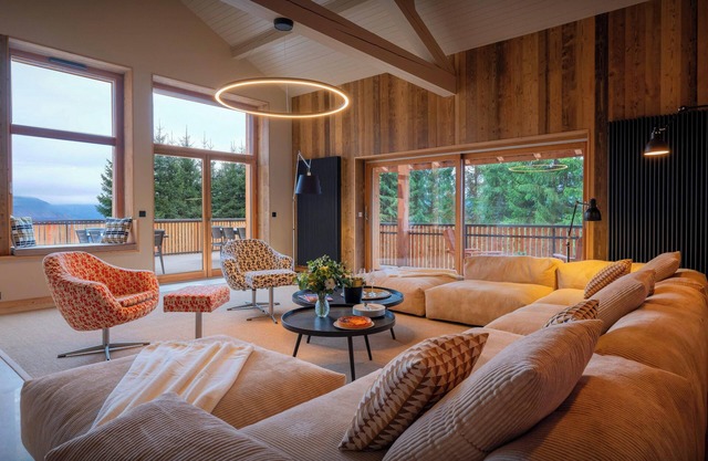 Chalet La Parenthèse - relax in beautiful mountain home 15p - OVO Network