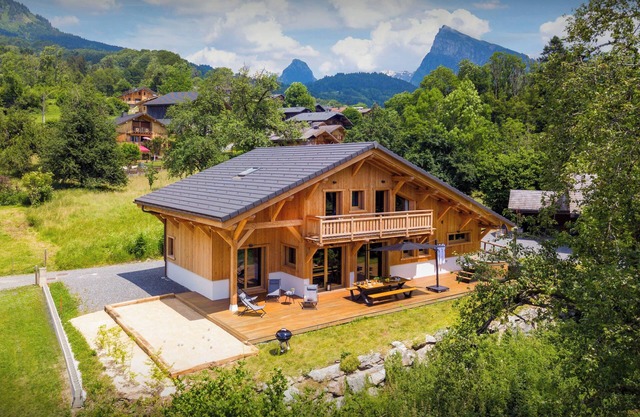 Chalet Lezopau - mountain break with spa and petanque - OVO Network