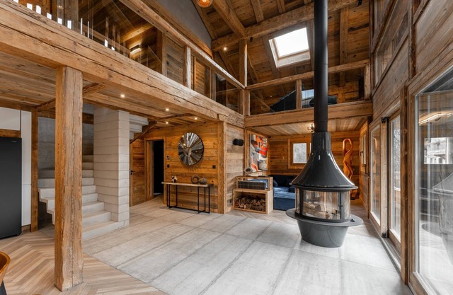 Chalet 'Millésime' with Mountain View, Private Terrace and Wi-Fi