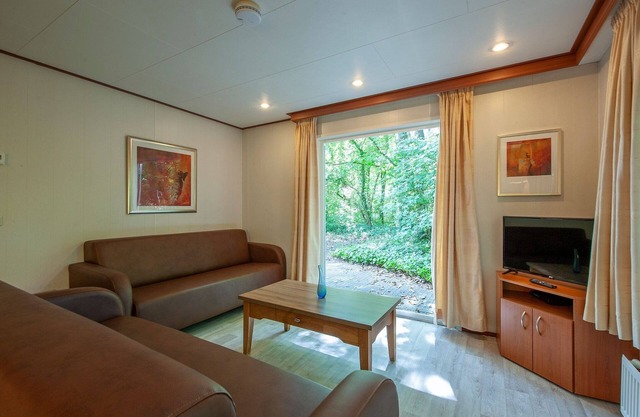Chalet Near Trails & Town