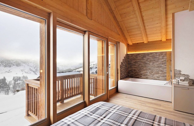 Chalet 'Plaz' with Mountain View, Private Garden and Wi-Fi