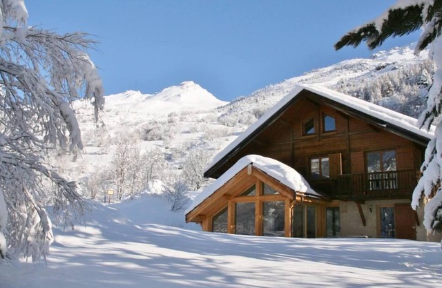 Chalet - Serre Chevalier House with garden and terrace in quiet neighborhood