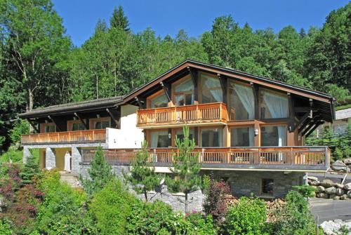 Chalet Serena - luxury 7 Bedroom Chalet, Pool & Spa from The Hideaway