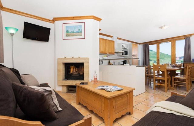 Chalet, ski-in/ski-out & foot of the slopes, terrace, balcony, fireplace or stove, tv, 60-66m²