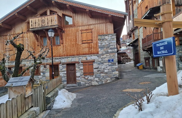 Chalet sleeps 20 Skis-on, Historic Village of Montchavin (LA PLAGNE)