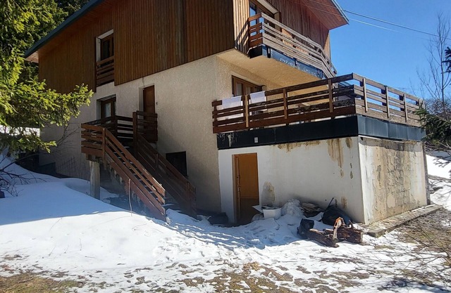 Chalet sleeps 20/8 bedrooms