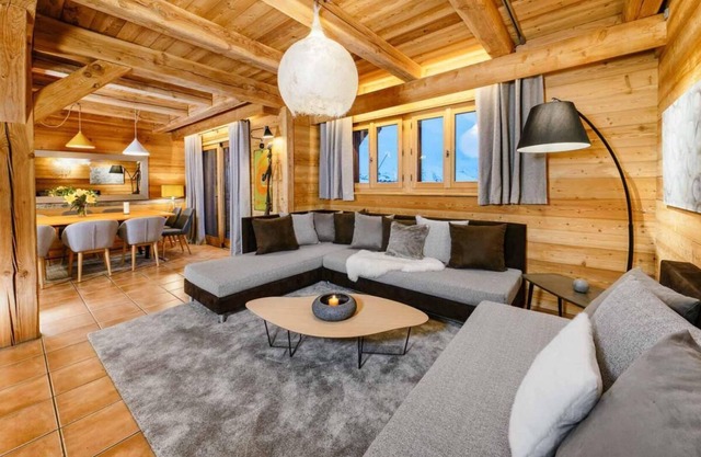 Chalet, view ski slopes, fitness, sauna, terrace, balcony, fireplace or stove, parking, tv