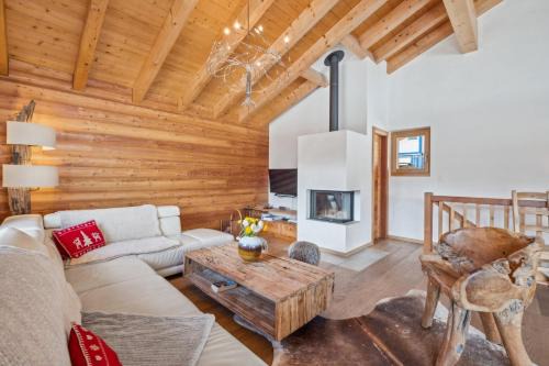 Chalet White Peak by Miggins