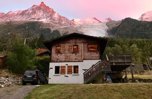 Chalet with outstanding views in quite place 5’ from center