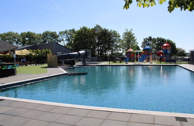 Chalet With Pond View in Gelderland