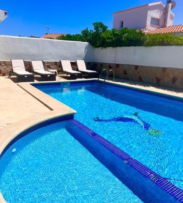 Chalets con piscinas privadas junto al mar