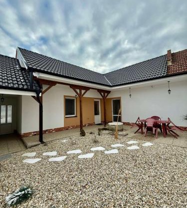 Chaloupka u Přehrady