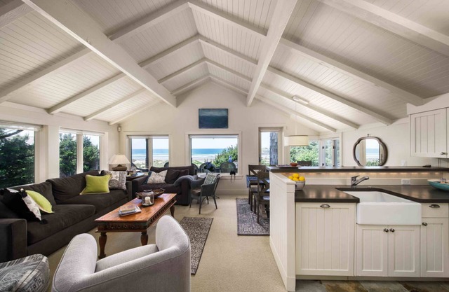 Chapman Cove by AvantStay | Gorgeous Beach Bungalow w/Sauna