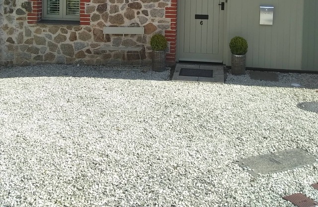 Charlestown Cottage-Sleeps up to 4, Parking, 1 minute from Harbour