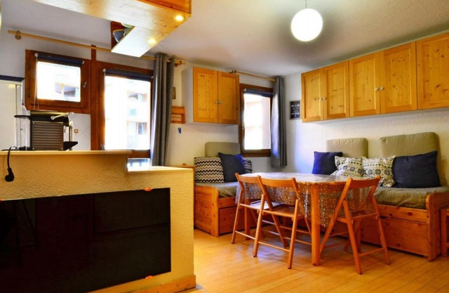 Charmant 2 pièces pour 5 pers. à 1 min. des pistes, balcon exposé Sud/Ouest, Wi-Fi et parking gratuit - FR-1-329-55